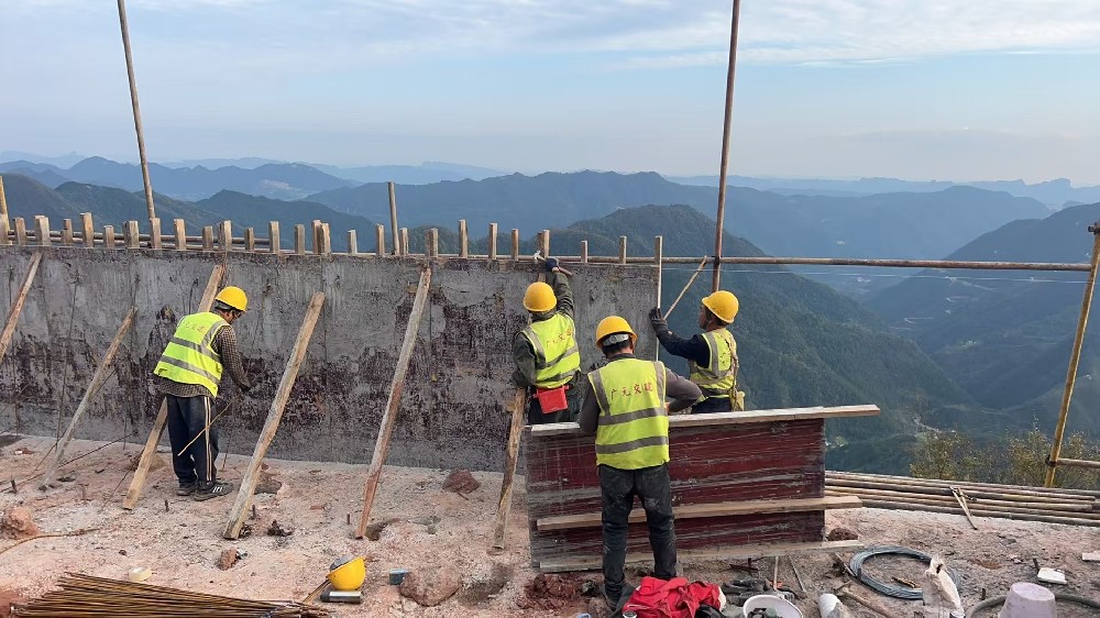 筑路修橋后，群山闊然時(shí) ——?jiǎng)﹂w縣下寺至利州區(qū)月壩公路項(xiàng)目（三個(gè)石至硝洞埡段）高質(zhì)量建設(shè)側(cè)記